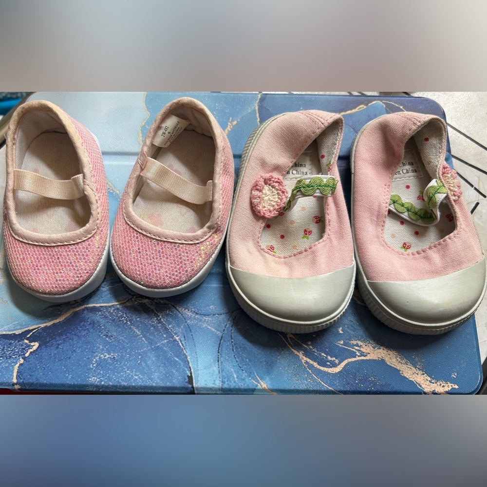 Infant girls shoes bundle: EUC